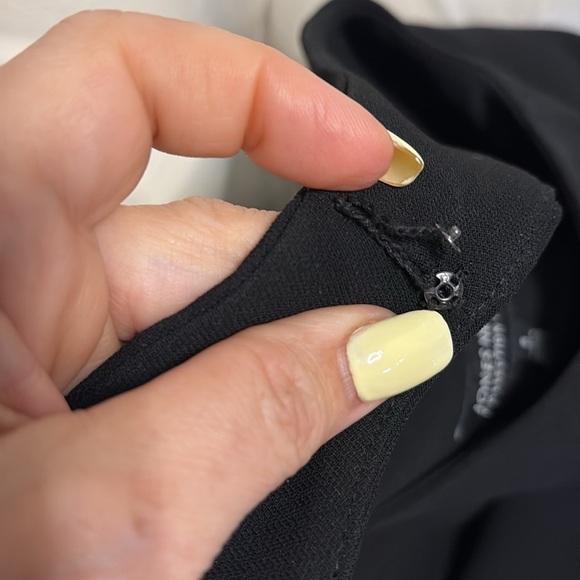 Jones New York staple Black sleeveless mini Dress sheath V neck zippered back 8 - Picture 7 of 12